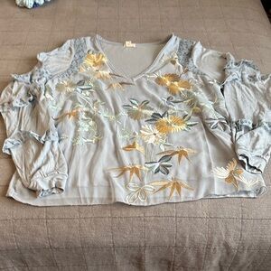 Elegant Embroidered Blouse in Light Gray